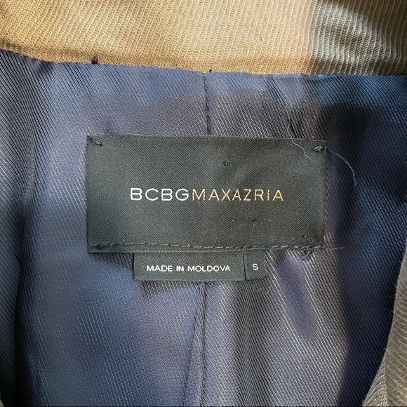 𝅺BCBGMAXAZRIA Belted Zip Up Tan Trench Coat small - Picture 7 of 8